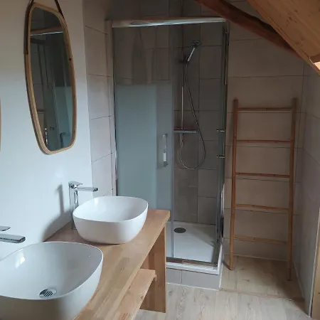 La Pironnière - Piscine, Nature, Au Bord De La Rivière Montreuil-sur-Maine